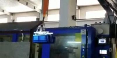 好色先生污在线观看周轉箱引入機械手製造