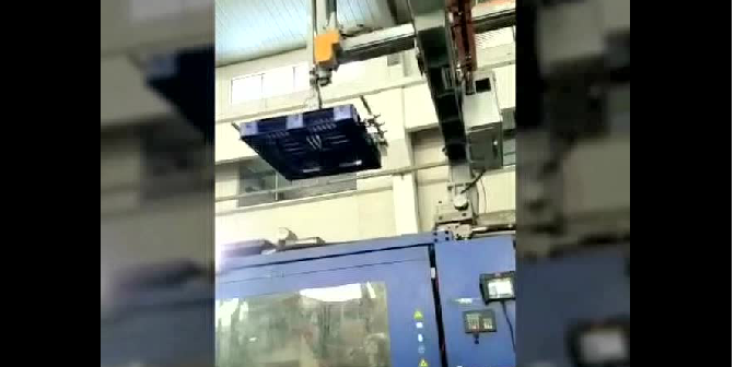 好色先生污在线观看托盤與機械手完美結合